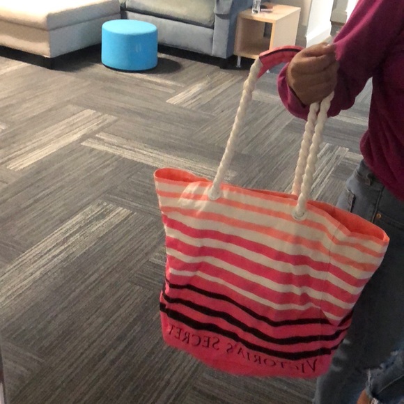 Big Victoria Secret Striped beach bag! - Picture 2 of 2
